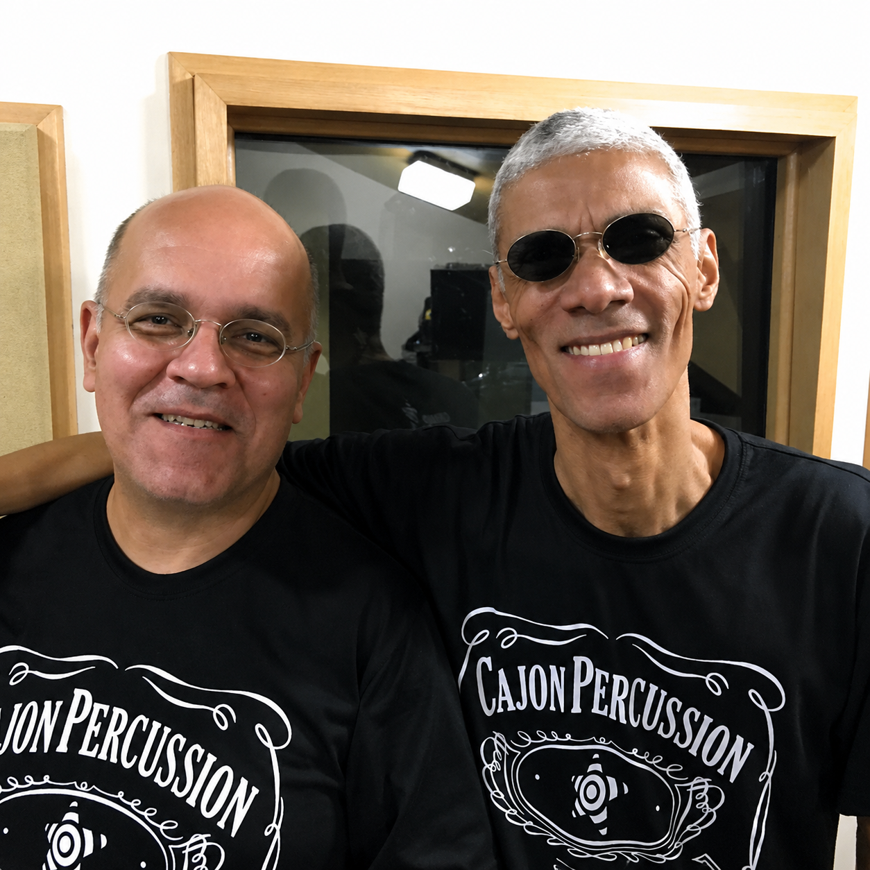 Edilson Morais e Marcos Suzano em estúdio